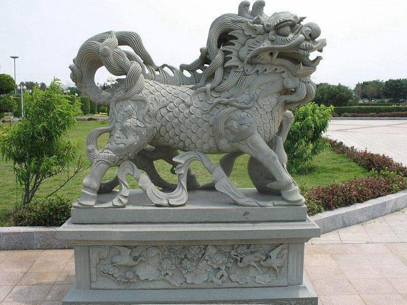 廣場(chǎng)上的石雕貔貅[編號(hào)132]