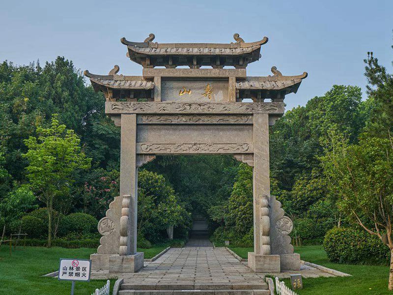 景區(qū)一門三樓仿古石牌坊